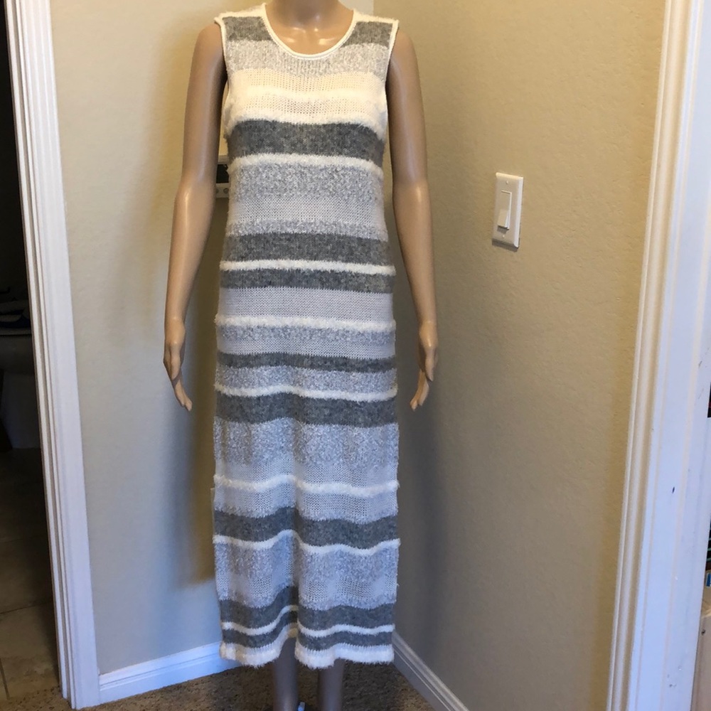 NWT Lou & Grey Dress